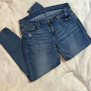 Levi Strauss’s Signature Skinny Jeans